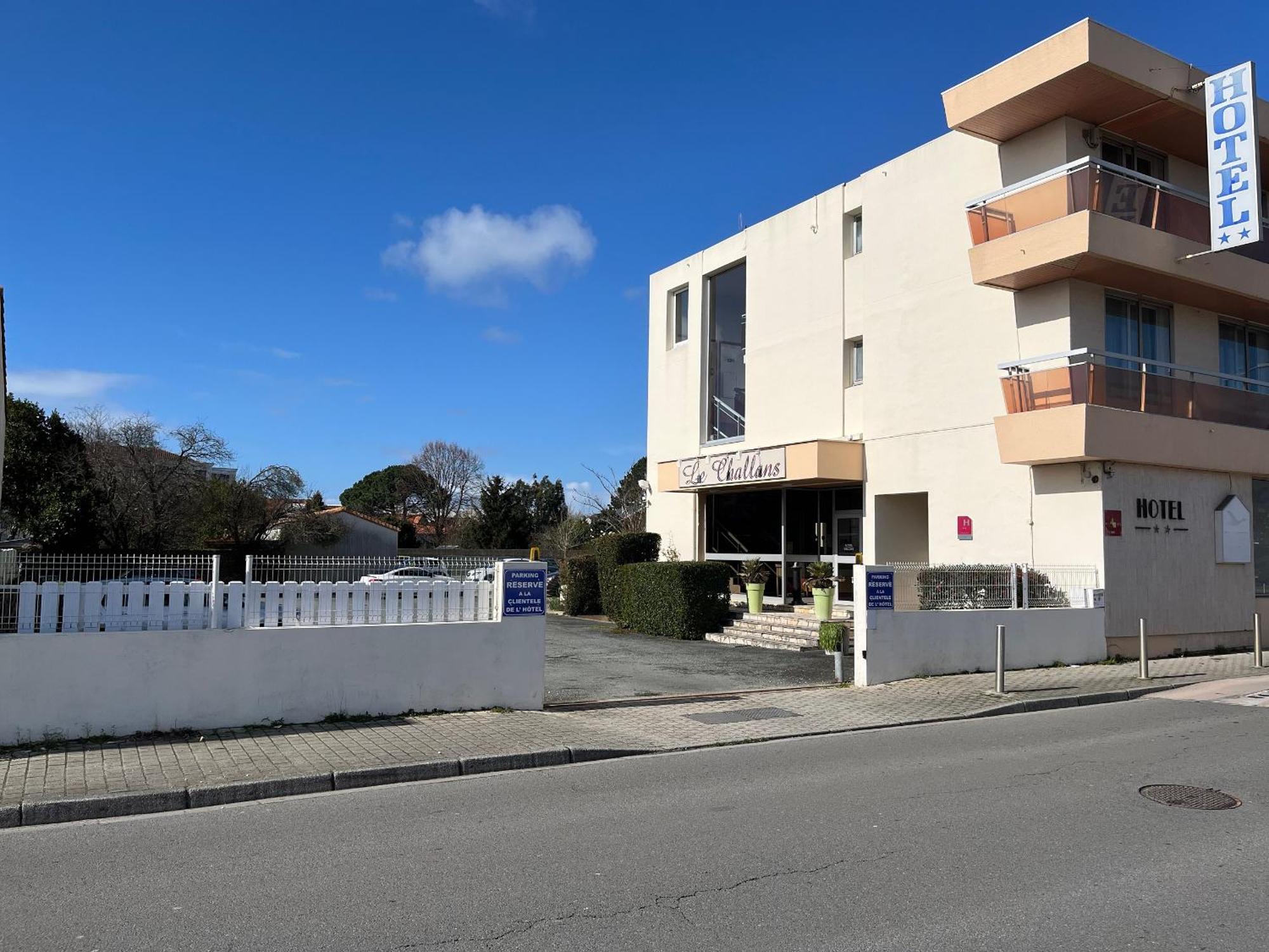 Hotel Le Challans Exterior photo