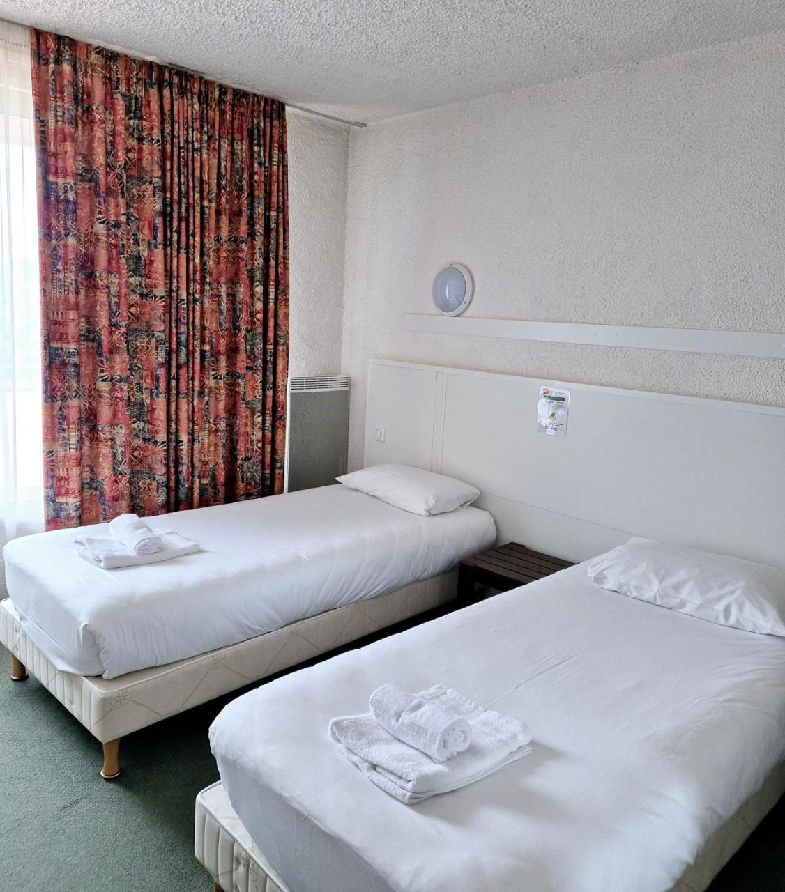 Hotel Le Challans Exterior photo