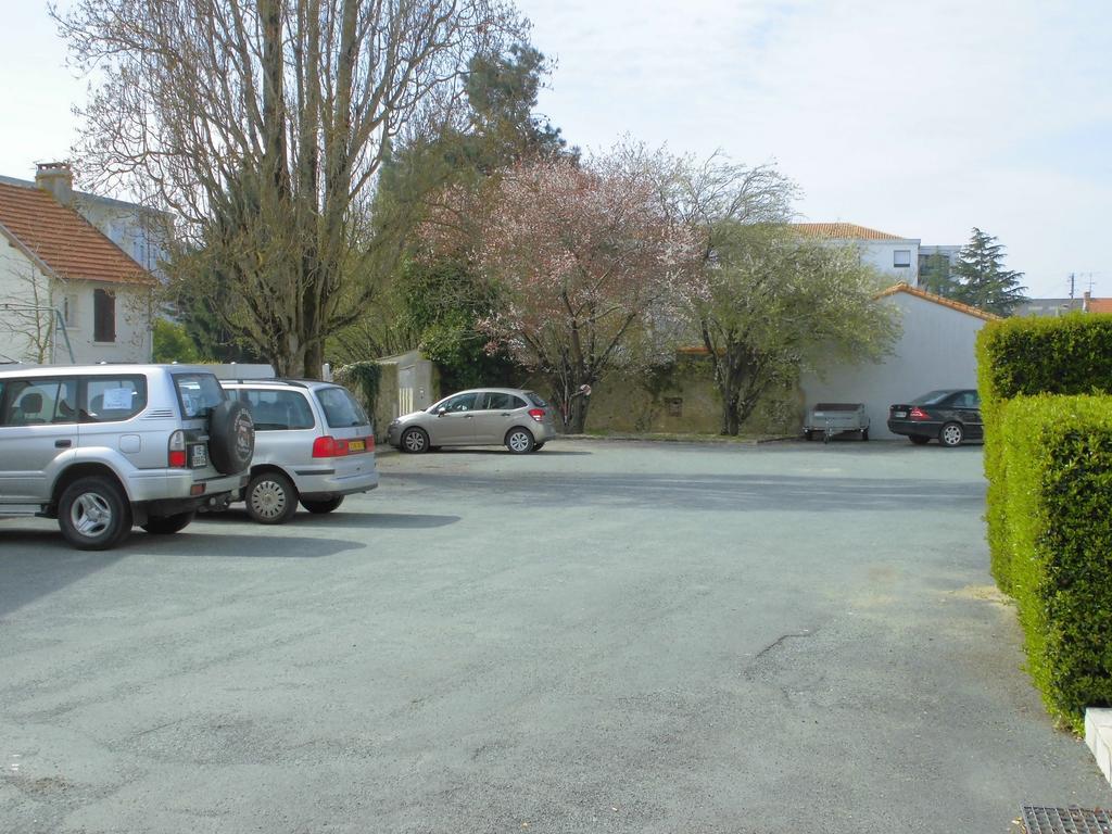 Hotel Le Challans Exterior photo